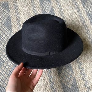 firm wide brim hat